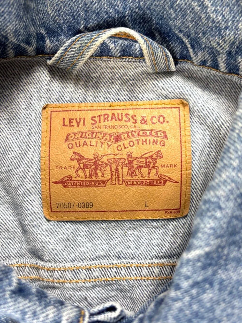 Vintage Levis Mens Trucker Jean Jacket Size Large Denim Made in USA 90s